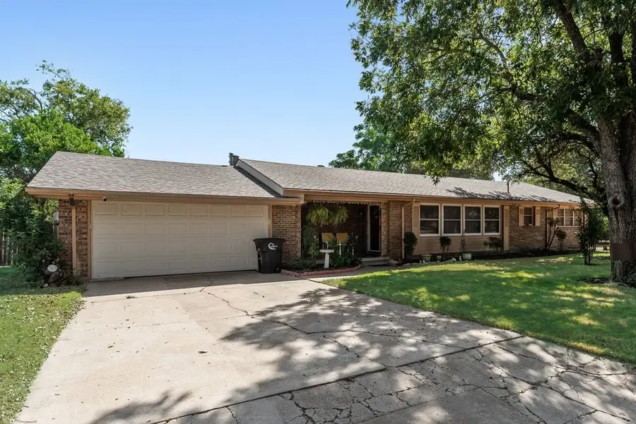 919 Surry Place Drive, Cleburne, TX 76033 - #2