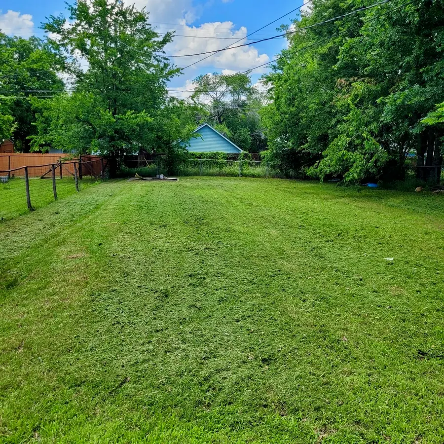 125 E Munson Street, Denison, TX 75021 - #2