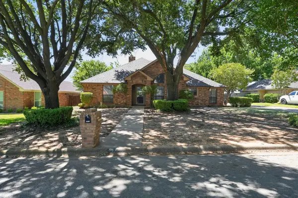 2907 Trail Lake Drive, Grapevine, TX 76051