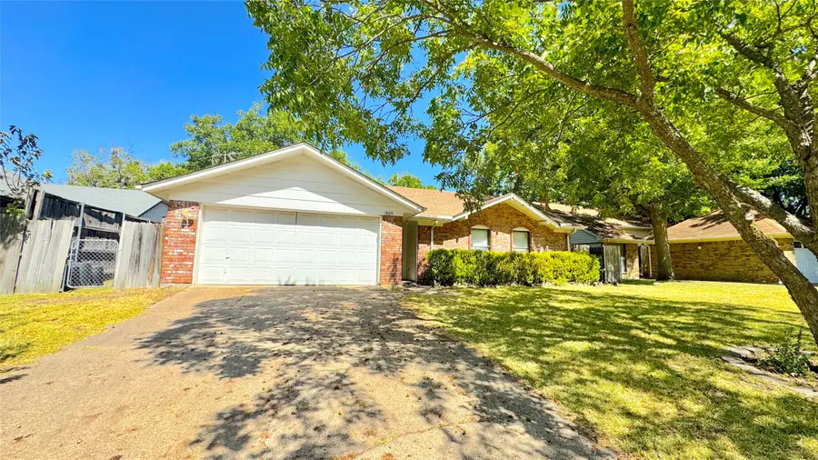 1809 Westgate Drive, Terrell, TX 75160 - #2