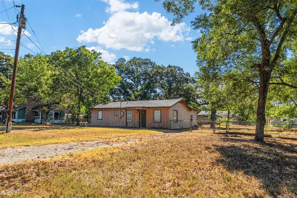 116 Wildwood Crossover Street, Mabank, TX 75156