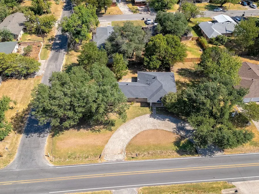 600 E Liberty Street, Pilot Point, TX 76258 - #2