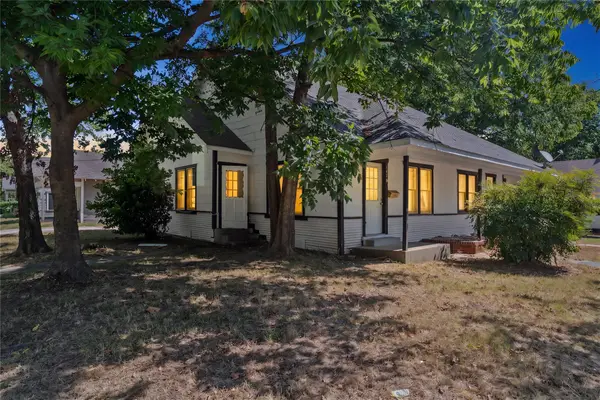 1406 Sycamore Street, Commerce, TX 75428