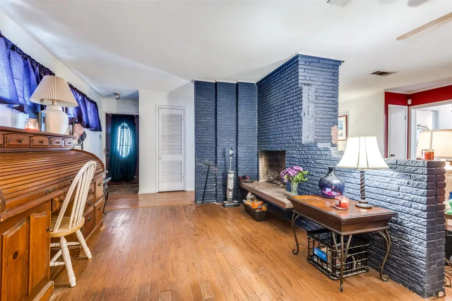 3722 Devonshire Court E, Irving, TX 75062 - #2