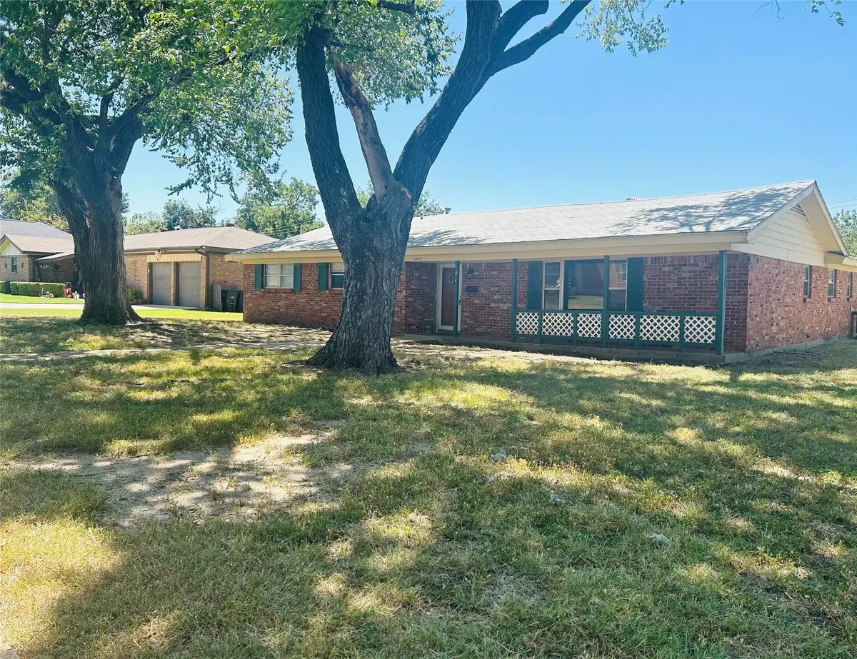 4425 Wedgmont Circle S, Fort Worth, TX 76133 - #1