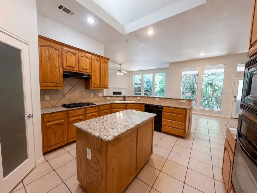 8526 Vista Grande Drive, Dallas, TX 75249 - #2