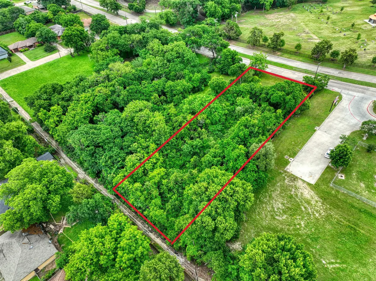 225 E Laureland Road, Dallas, TX 75241 - #1