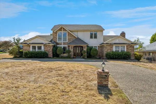 3901 Diamond Loch W, North Richland Hills, TX 76180