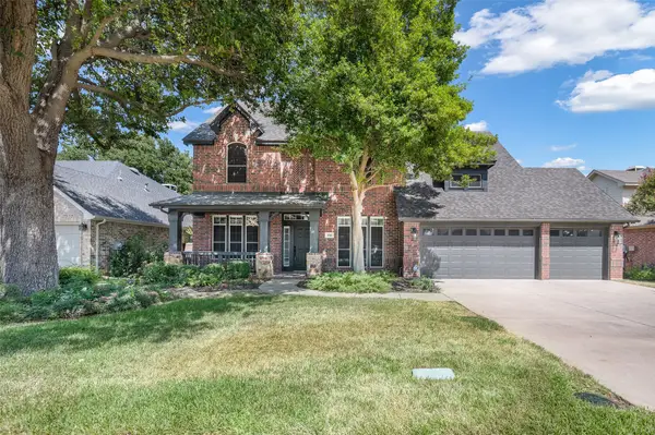 2710 Cobblestone Drive, Grapevine, TX 76051