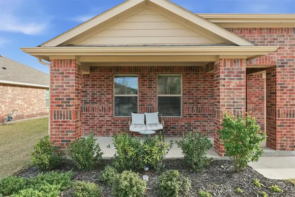 613 Whitecomb Lane, Justin, TX 76247