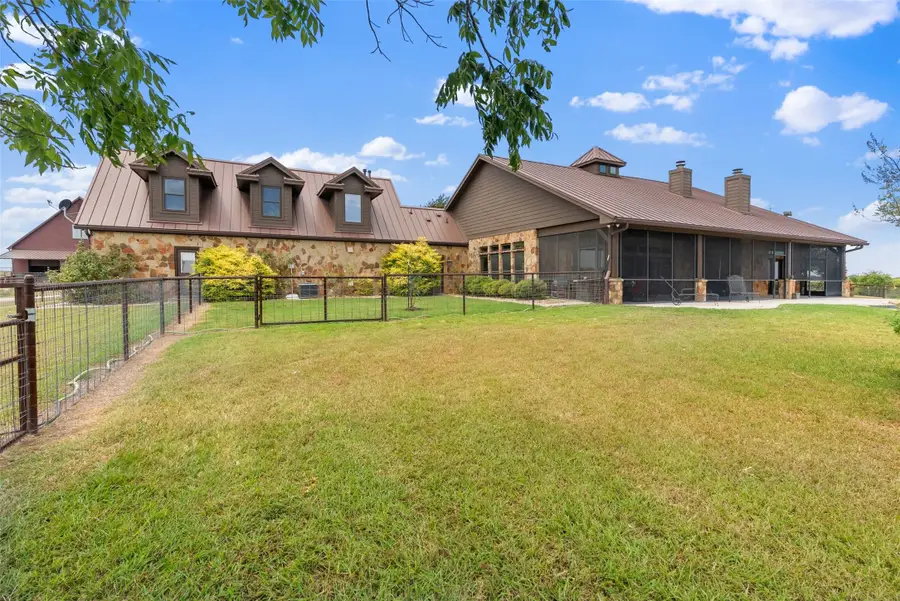 894 Blue Cut Road N, McGregor, TX 76657 - #2