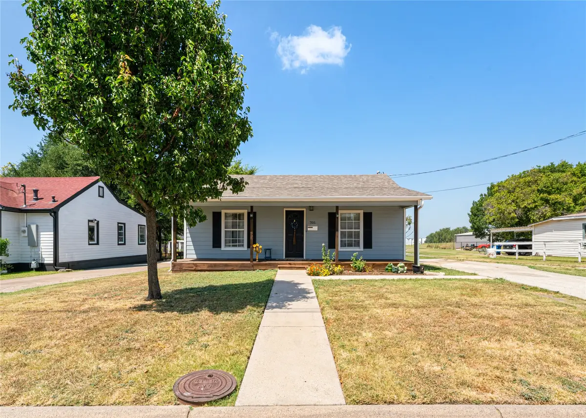 705 N Washington Street, Farmersville, TX 75442 - #1