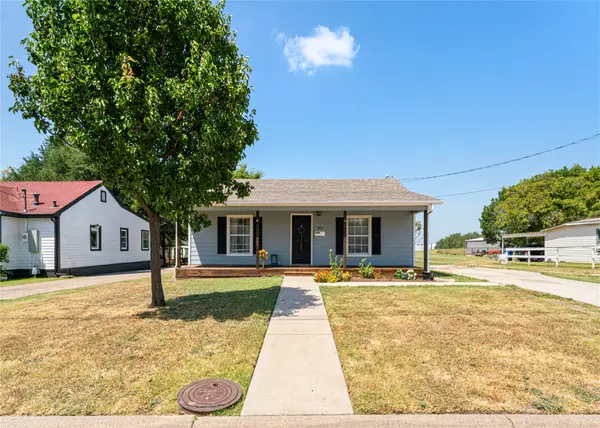 705 N Washington Street, Farmersville, TX 75442
