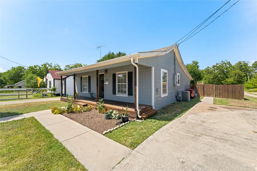705 N Washington Street, Farmersville, TX 75442 - #2