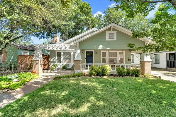 4532 Pershing Avenue, Fort Worth, TX 76107