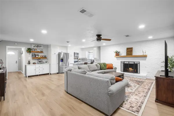 213 Wilshire Drive, Euless, TX 76040