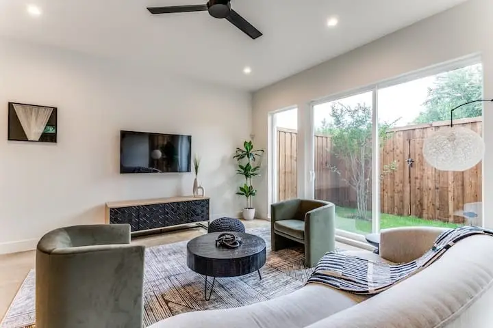 911 Muncie Avenue, Dallas, TX 75212 - #1
