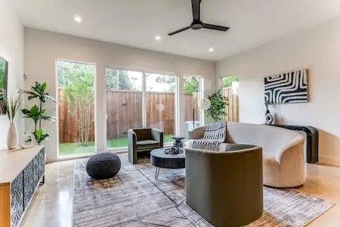 911 Muncie Avenue, Dallas, TX 75212 - #2