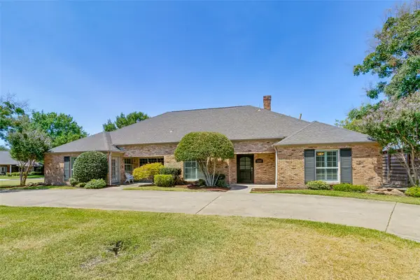 15305 Leavalley Drive, Dallas, TX 75248