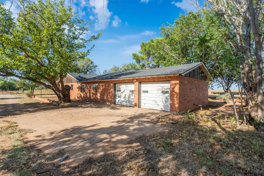 8154 County Road 4680, Munday, TX 76371 - #2