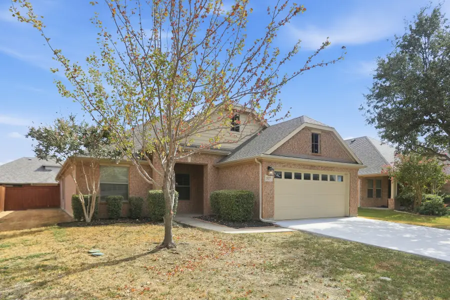 2927 Albares, Grand Prairie, TX 75054 - #2