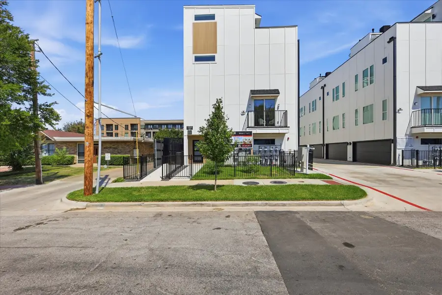 4315 San Jacinto Street #302, Dallas, TX 75204 - #3