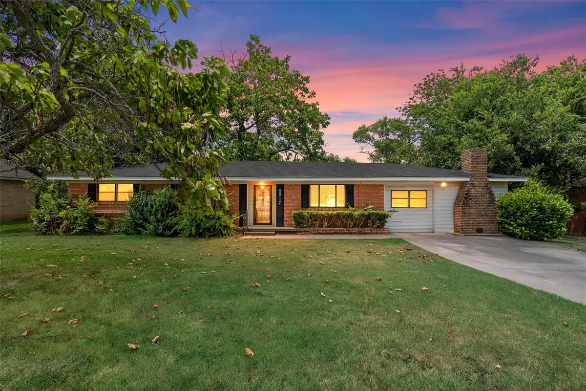 8817 Oakdale Drive, Woodway, TX 76712 - #1