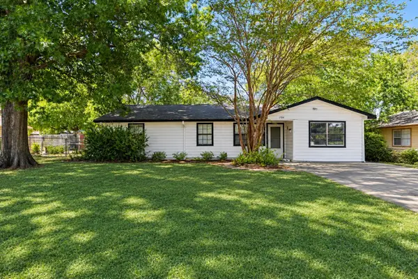 1704 S Clay Street, Kaufman, TX 75142