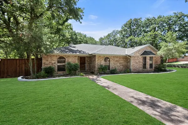 6110 Amicable Drive, Arlington, TX 76016
