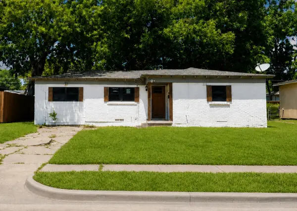 1417 Hillcrest Street, Mesquite, TX 75149