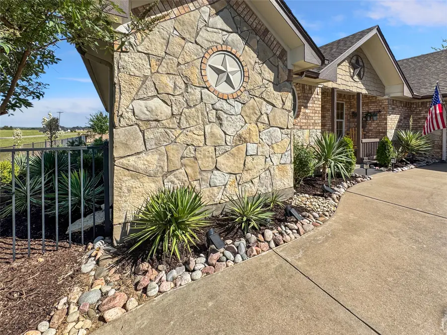 7205 Muirfield Drive, Cleburne, TX 76033 - #3