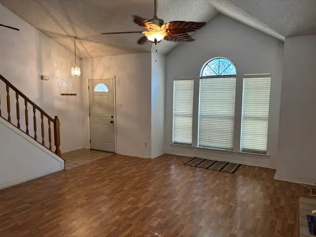 606 Squaw Creek Court, Arlington, TX 76018 - #2