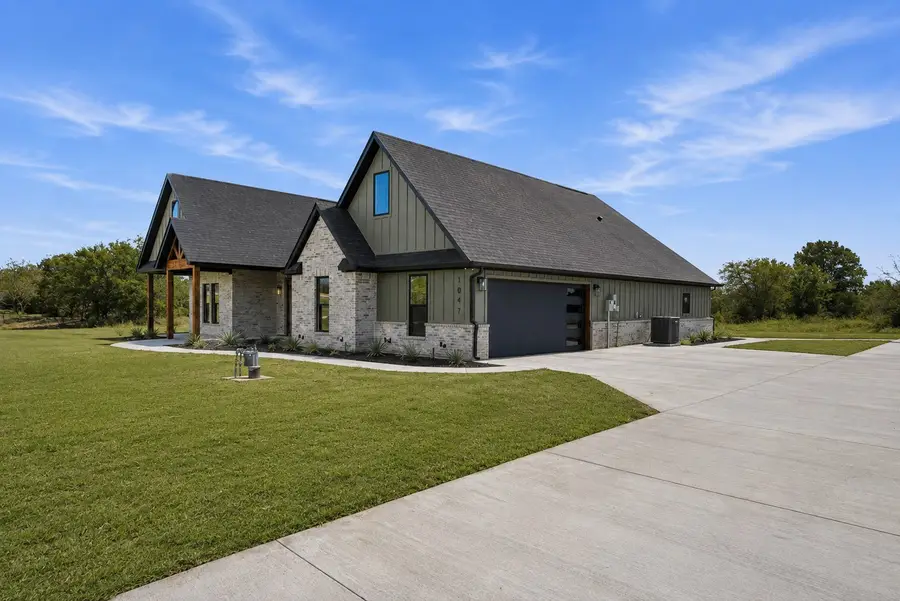 1047 Pioneer Crossing, Weatherford, TX 76088 - #2