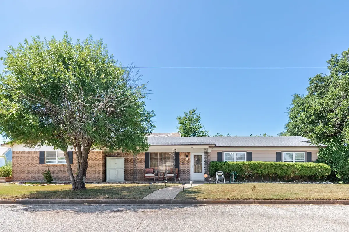 301 W 7th Street, Brady, TX 76825 - #1