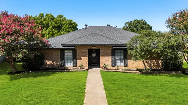 1918 Big Sky Drive, Lewisville, TX 75077