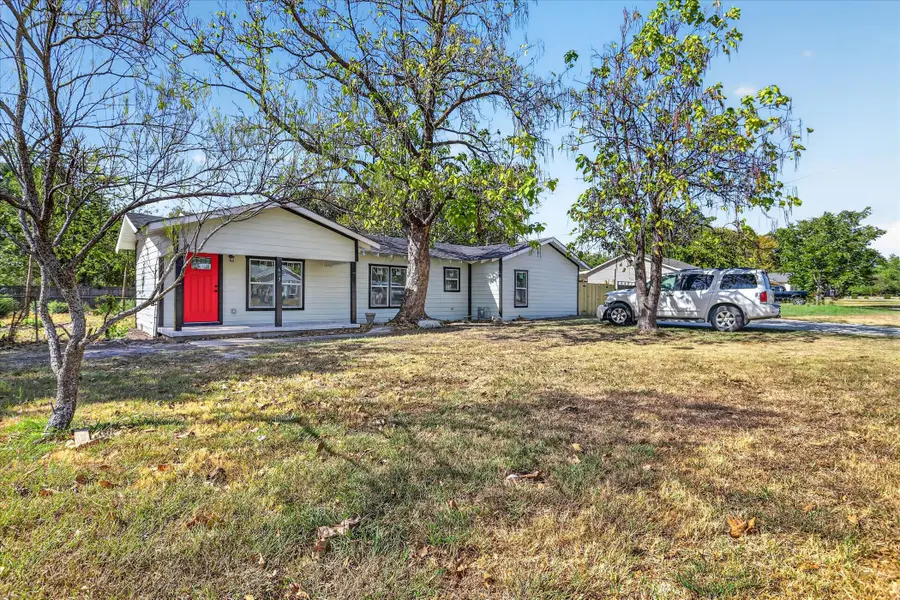 613 W Main Street, Crowley, TX 76036 - #2