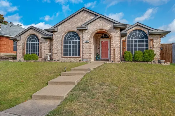 2425 Waterloo Lane, Mesquite, TX 75181