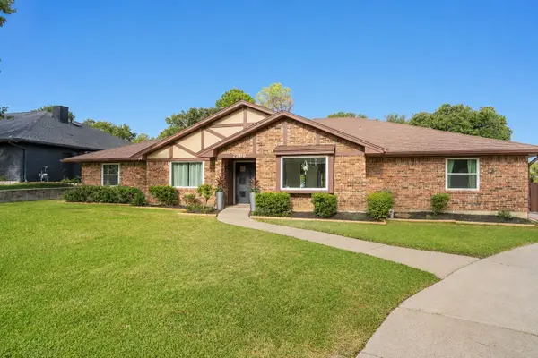 2200 Midhurst Drive, Arlington, TX 76013