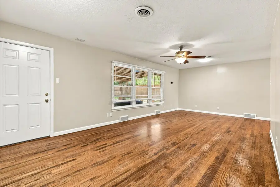 204 University Drive, Arlington, TX 76013 - #3