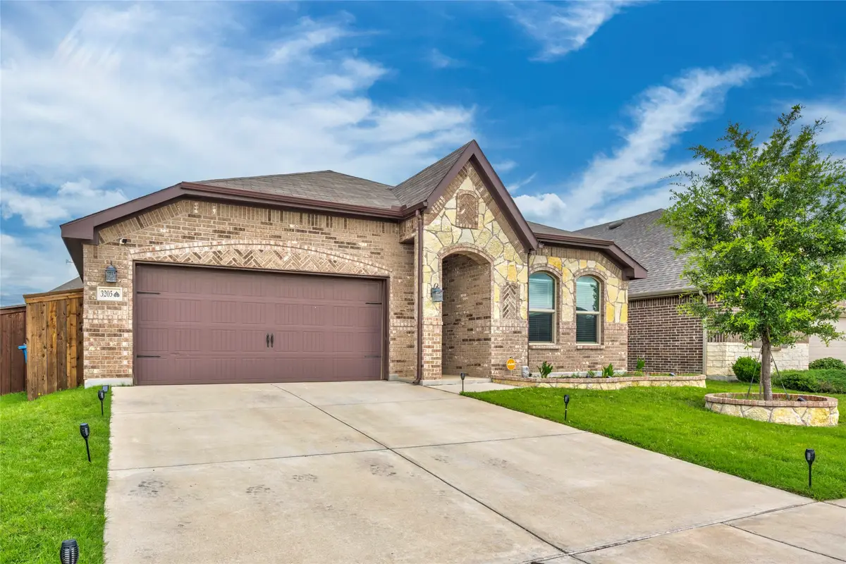 3205 Buckskin Trail, Aubrey, TX 76227 - #1