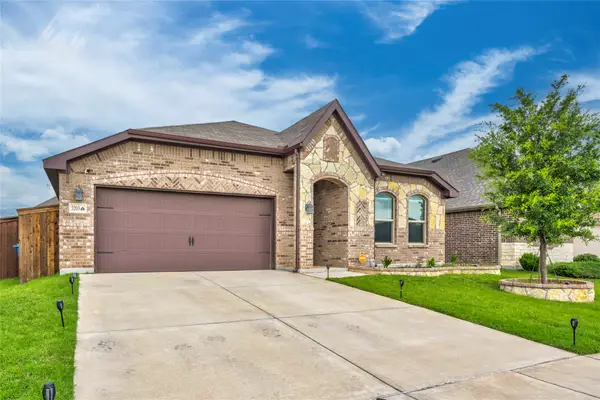 3205 Buckskin Trail, Aubrey, TX 76227