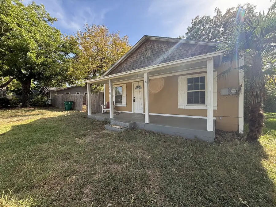 107 College Street, Joshua, TX 76058 - #3
