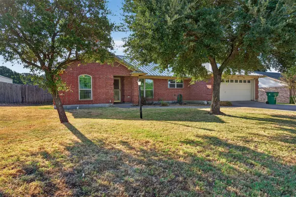 304 Edgehill Road, Joshua, TX 76058