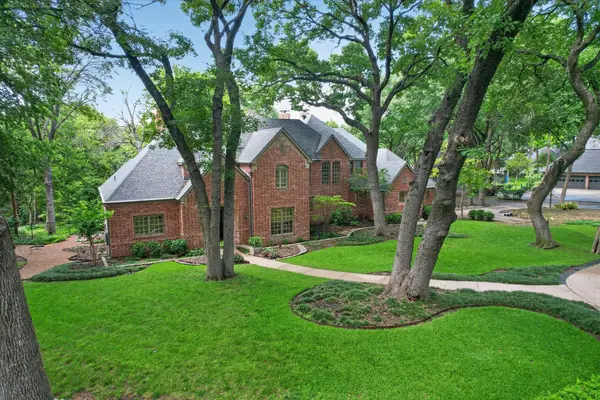 731 Creekwood Drive N, Fairview, TX 75069