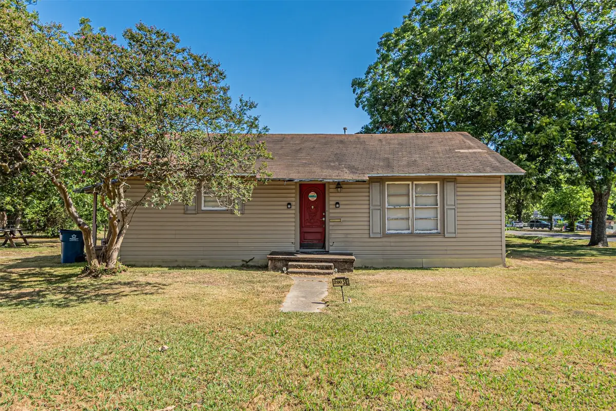 200 4th Street, Kerens, TX 75144 - #1