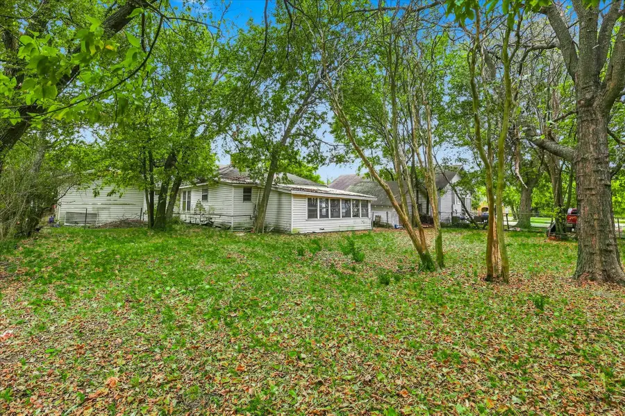 220 S 2nd Street, Wills Point, TX 75169 - #3