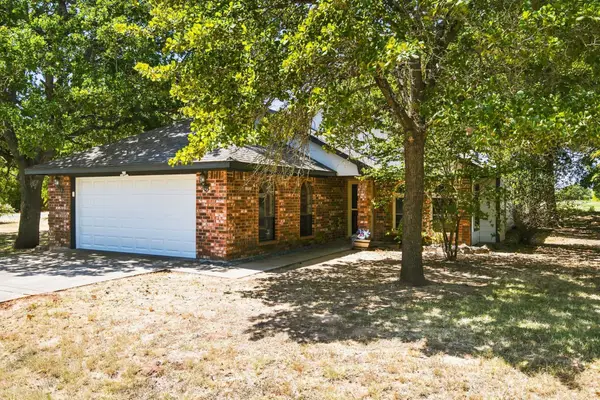 31003 Doe Run Court, Whitney, TX 76692