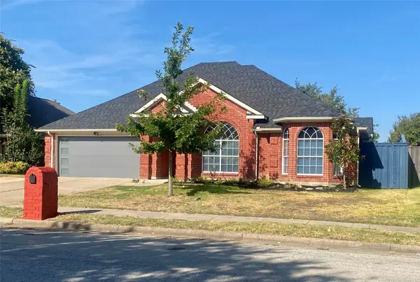 7659 Crosstimbers Lane, North Richland Hills, TX 76182