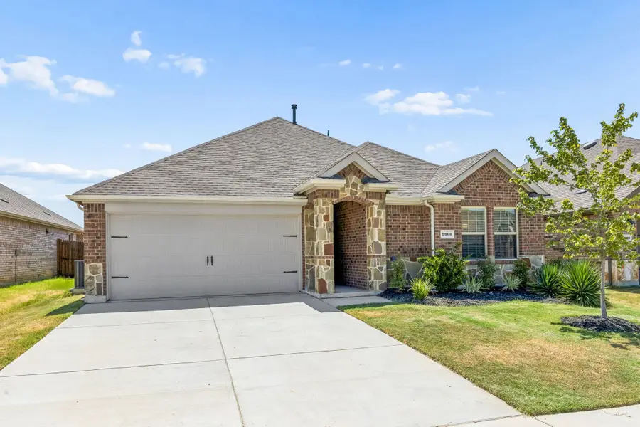 9900 Tinsley Street, Aubrey, TX 76227 - #2