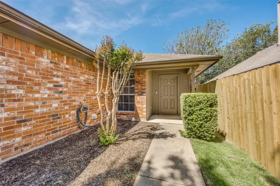 6705 Driffield Circle W, North Richland Hills, TX 76182 - #2